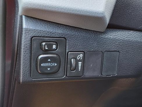 Used 2016 Toyota Corolla LE FWD image 22