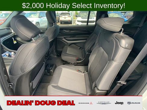 New 2025 Jeep Grand Cherokee L Laredo w/ Luxury Tech Group I image 27