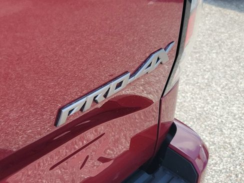 Certified 2022 Nissan Frontier PRO-4X w/ Pro-4X Premium Package AWD/4WD image 7