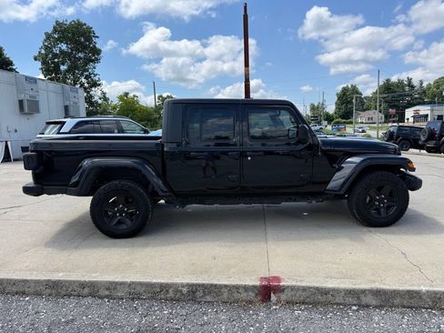 Used 2021 Jeep Gladiator Sport AWD/4WD image 5