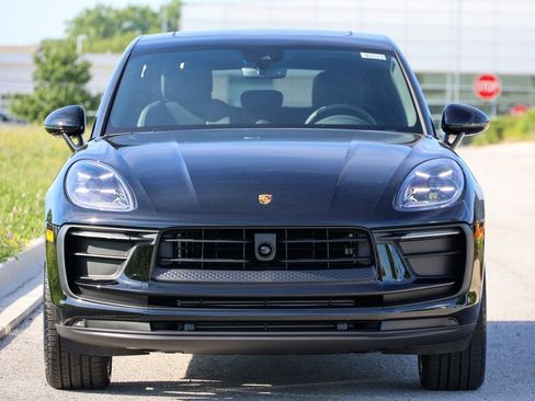 New 2026 Porsche Macan AWD/4WD image 39