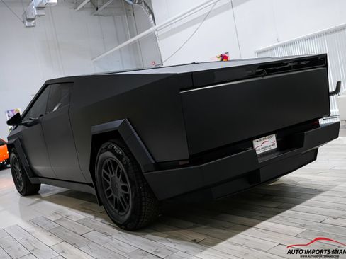 Used 2026 Tesla Cybertruck AWD Crew Cab image 17