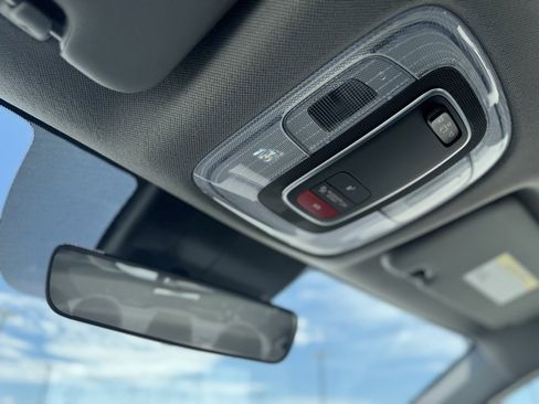 New 2025 Hyundai Elantra SEL image 24