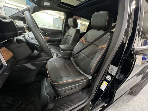 New 2025 GMC Canyon AT4 w/ Nightfall Edition image 20