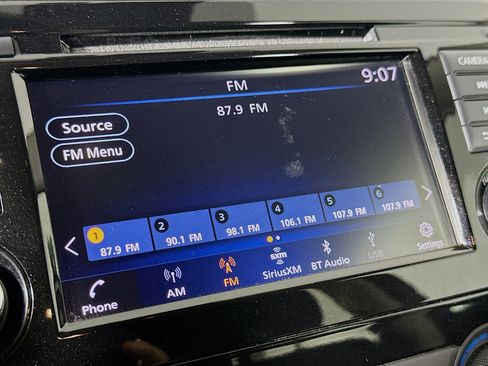 Used 2020 Nissan Rogue S FWD image 21