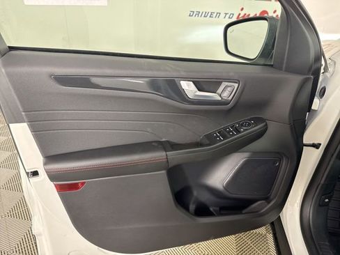 New 2026 Ford Escape ST-Line w/ Tech Pack #1 image 17