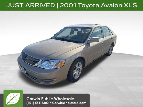 Used 2001 Toyota Avalon XLS FWD image 1