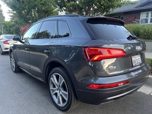 Used 2020 Audi Q5 2.0T Premium Plus w/ Premium Plus Package AWD/4WD image 3