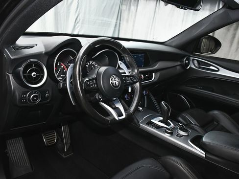 Used 2023 Alfa Romeo Stelvio Veloce image 20