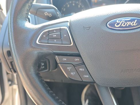 Used 2016 Ford Focus Titanium FWD image 20