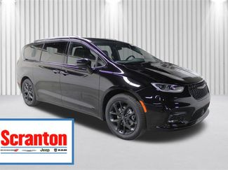 New 2026 Chrysler Pacifica Select w/ S Appearance Package video 1