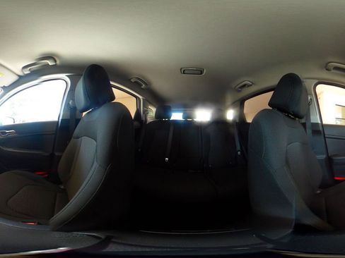 Used 2025 Kia Sportage LX image 36