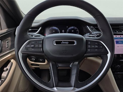 New 2025 Jeep Grand Cherokee L Limited w/ Luxury Tech Group II image 60