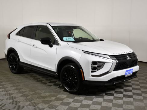 Used 2023 Mitsubishi Eclipse Cross LE AWD/4WD image 4