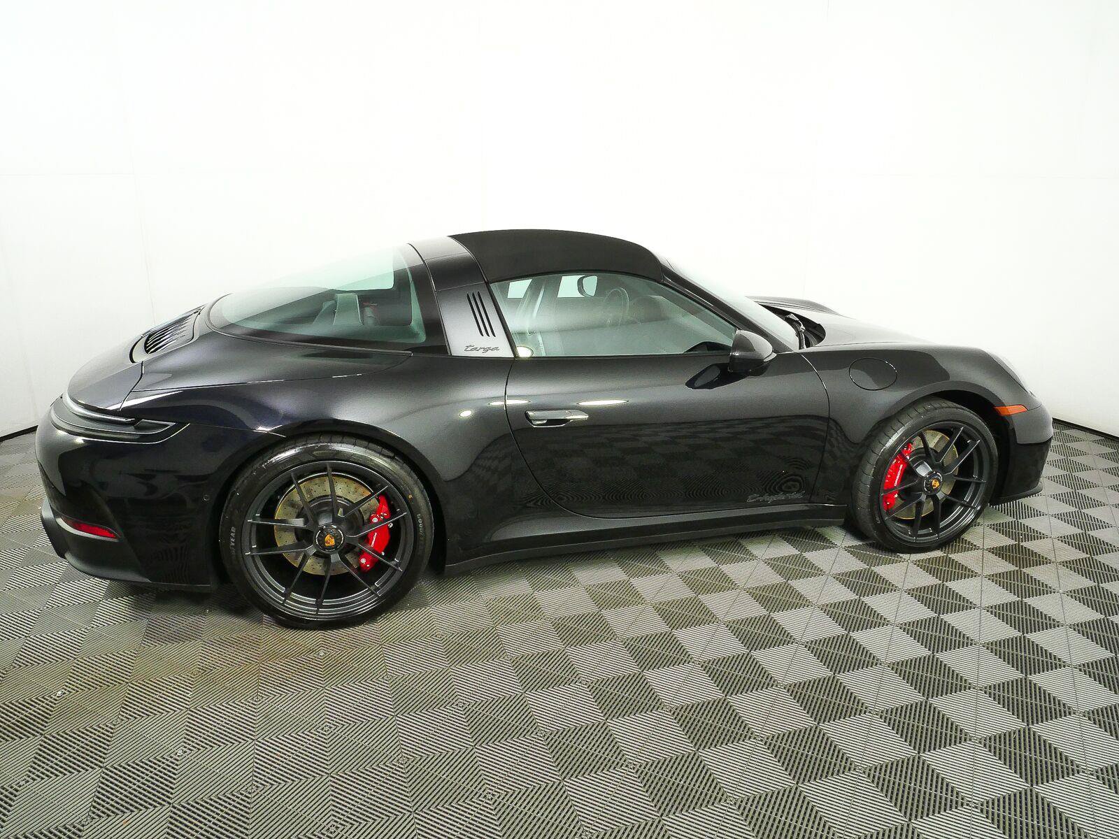 Certified 2026 Porsche 911 Targa 4 GTS AWD/4WD image 24