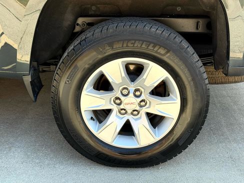 Used 2018 GMC Canyon SLE w/ SLE Convenience Package image 40