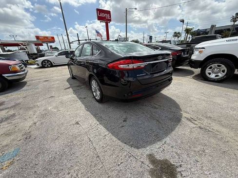 Used 2017 Ford Fusion SE FWD image 6