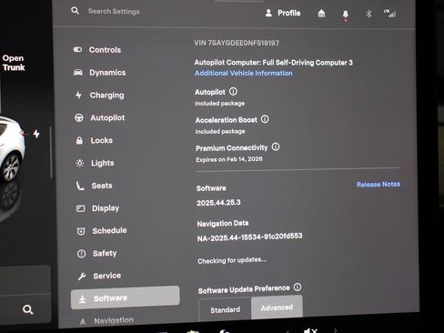 Used 2022 Tesla Model Y Long Range image 17