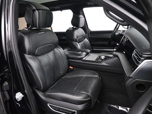 Used 2022 Jeep Grand Wagoneer Series II image 24