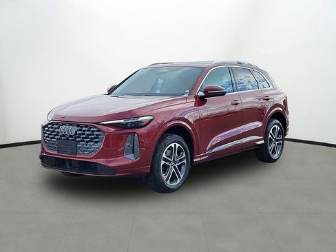 New 2025 Audi Q5 Prestige image 1