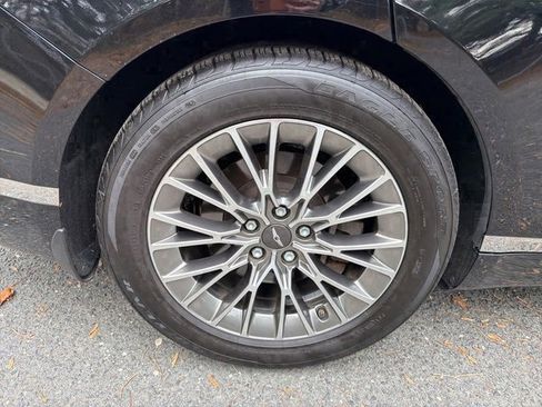 Used 2022 Genesis G80 2.5T image 7