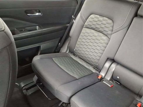 Used 2022 Nissan Pathfinder S FWD image 17