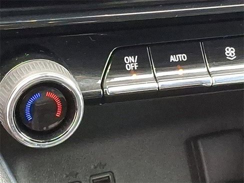 Certified 2025 Chevrolet Traverse LT image 21