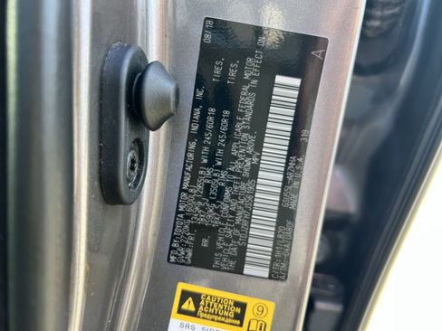 Used 2018 Toyota Highlander XLE image 29