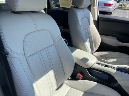 Used 2024 Honda HR-V EX-L image 10