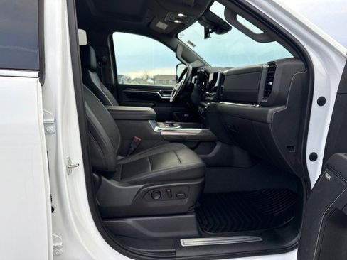 Used 2024 Chevrolet Silverado 3500 LTZ w/ LTZ Convenience Package image 29