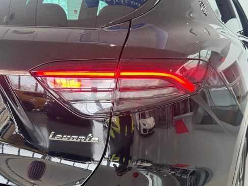 Used 2021 Maserati Levante GranSport image 31