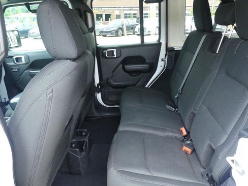 Used 2018 Jeep Wrangler Unlimited Sport S AWD/4WD image 29