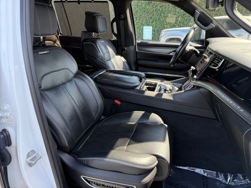 Used 2022 Jeep Grand Wagoneer Series II image 20