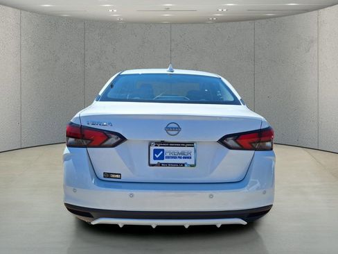 Used 2025 Nissan Versa SV FWD image 4