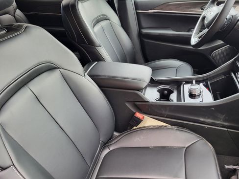 New 2026 Jeep Grand Cherokee L Limited w/ Limited Altitude Package image 13