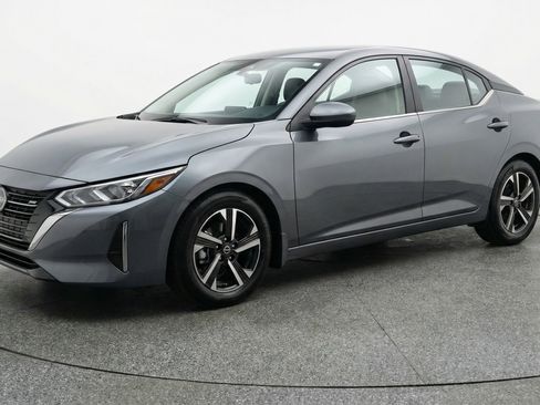 Used 2025 Nissan Sentra SV FWD image 3