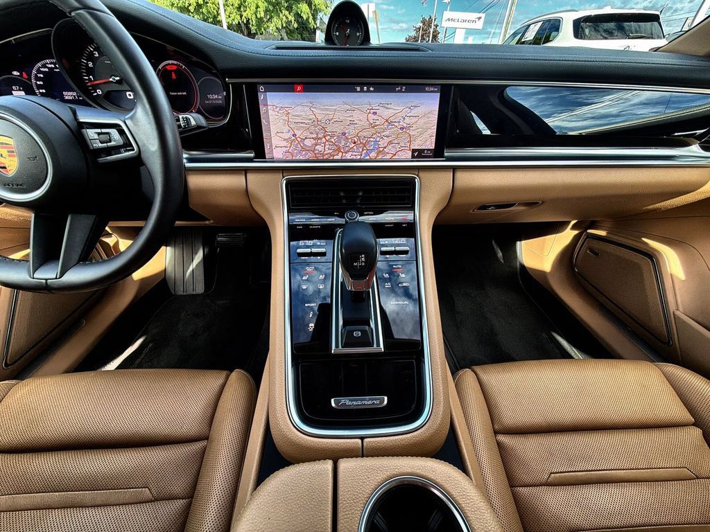 Used 2021 Porsche Panamera RWD image 24
