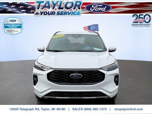 Certified 2023 Ford Escape ST-Line Select AWD/4WD image 2