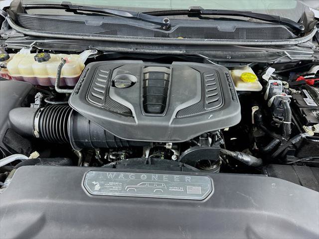 Used 2023 Jeep Wagoneer L Series II AWD/4WD image 28