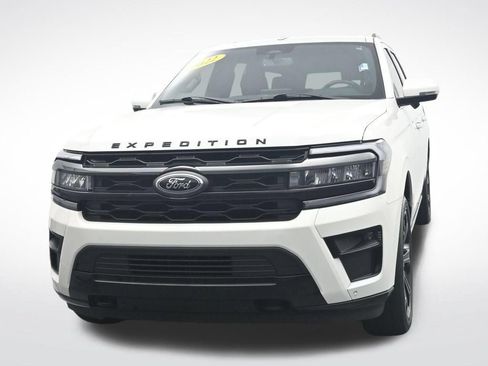 Used 2022 Ford Expedition Max Limited AWD/4WD image 2