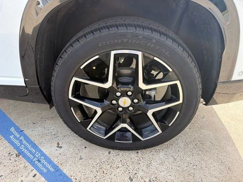 Used 2026 Chevrolet Traverse High Country FWD image 13