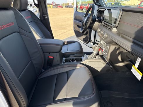 New 2025 Jeep Wrangler Unlimited Rubicon w/ Safety Group image 24