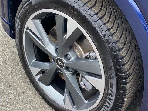 Used 2024 Audi Q4 e-tron Premium Plus w/ Premium Plus image 19