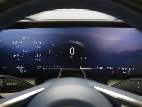 Used 2025 Buick Enclave Avenir image 28