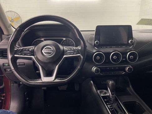 Used 2022 Nissan Sentra SV image 9