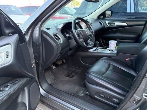 Used 2019 Nissan Pathfinder SL AWD/4WD image 3