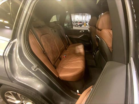 Used 2024 BMW X5 xDrive40i w/ Premium Package image 19