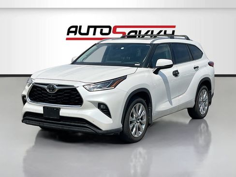 Used 2020 Toyota Highlander Limited AWD/4WD image 3