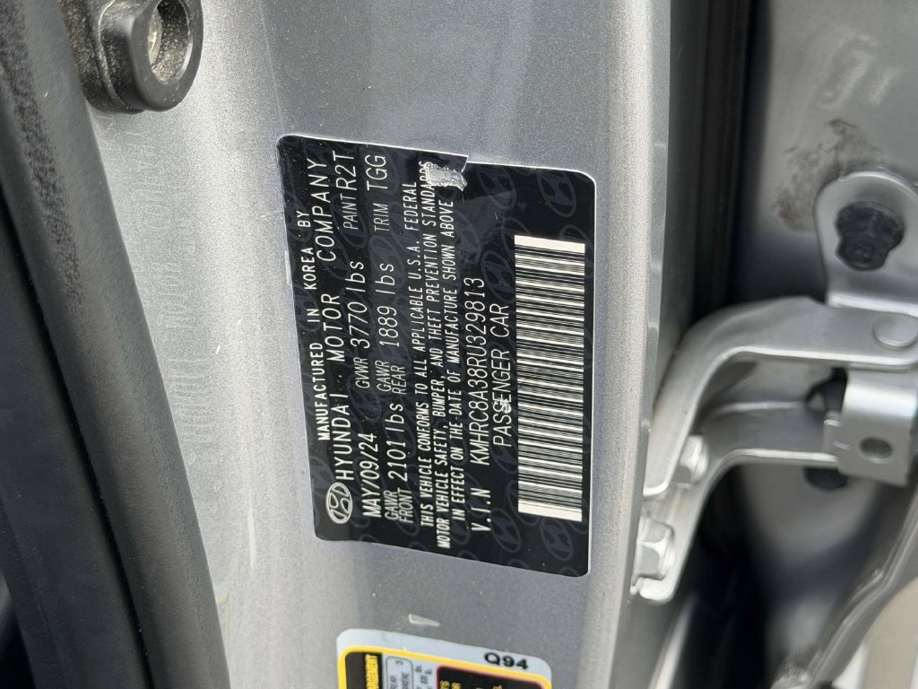 Certified 2024 Hyundai Venue SEL FWD image 41