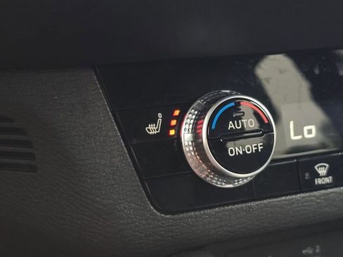 Used 2024 Mitsubishi Outlander FWD image 18